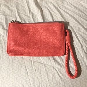 Wristlet purse